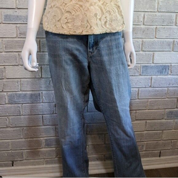 Old Navy jeans The Diva low rise boot cut light wash sz 18 - Picture 2 of 7